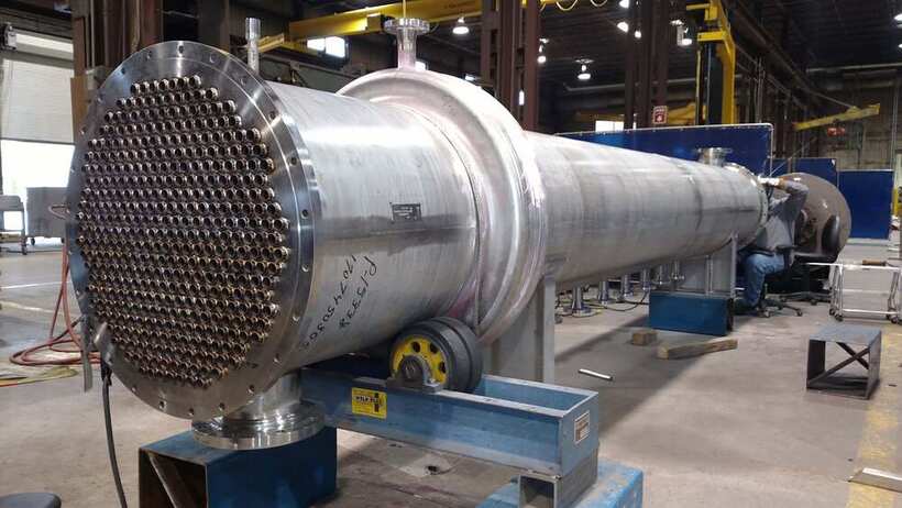 Plate and shell heat exchanger